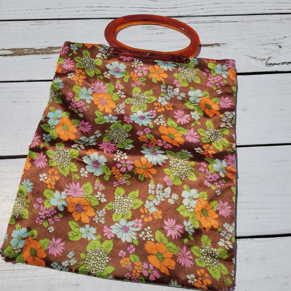 Vintage Lady's Pride Folding Floral Tote ~ Mod 1960s ~ Lucite Handles ~ Flawed - Picture 4 of 16